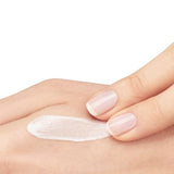 Vichy Liftactiv Supreme UV SPF30 crème met zachte textuur, zichtbaar in de afbeelding met huidverzorgingsverpakking.