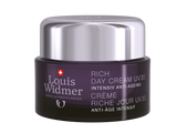 Lichte, geparfumeerde Proderm dagcrème UV 30 van Louis Widmer met rijke textuur voor anti-aging verzorging.